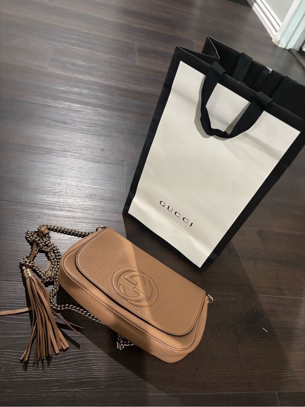 Gucci Tan Leather Shoulder Bag with Tassel Chain